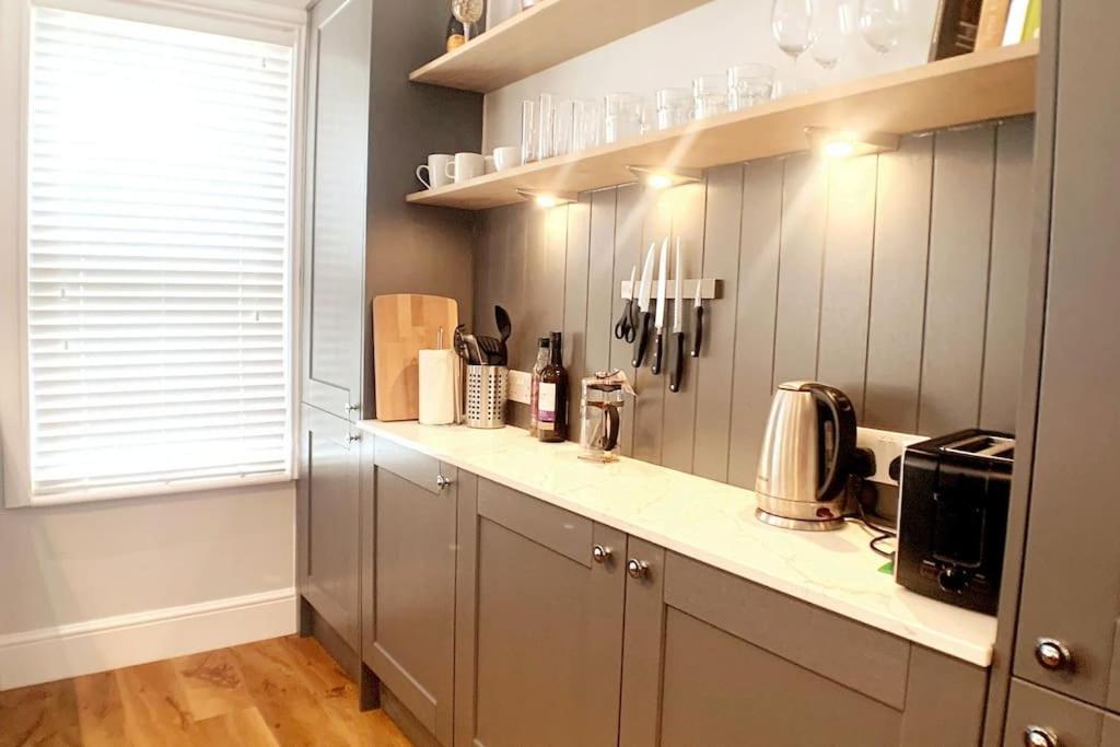 A Beautiful And Stylish 2 Bed Flat Close To Beach Bournemouth Zewnętrze zdjęcie