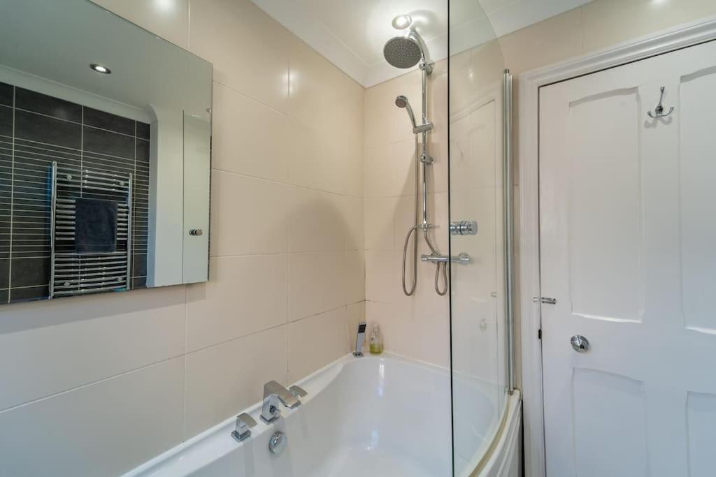 A Beautiful And Stylish 2 Bed Flat Close To Beach Bournemouth Zewnętrze zdjęcie